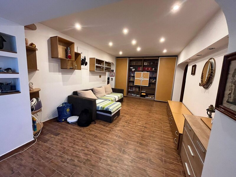 Colentina, Avion, apartament 4 camere 96 mp, etaj 4/10, 2 bai, 2 balcoane.