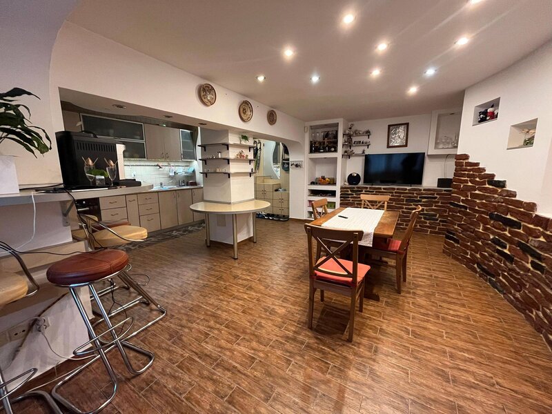 Colentina, Avion, apartament 4 camere 96 mp, etaj 4/10, 2 bai, 2 balcoane.