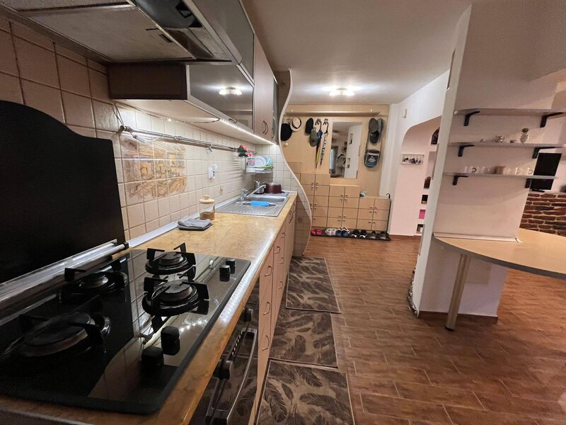 Colentina, Avion, apartament 4 camere 96 mp, etaj 4/10, 2 bai, 2 balcoane.